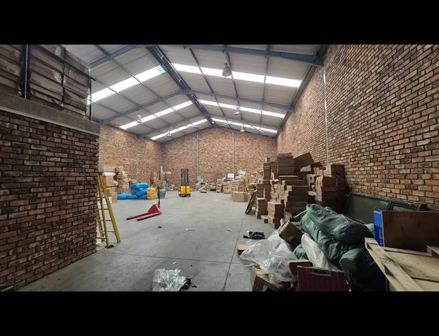 412M² WAREHOUSE TO LET IN BARTLETT
